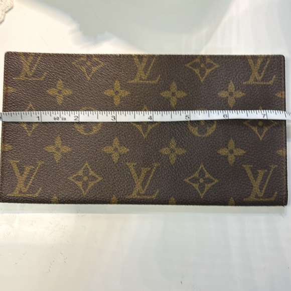 Authentic Louis Vuitton check book cover - Picture 7 of 10